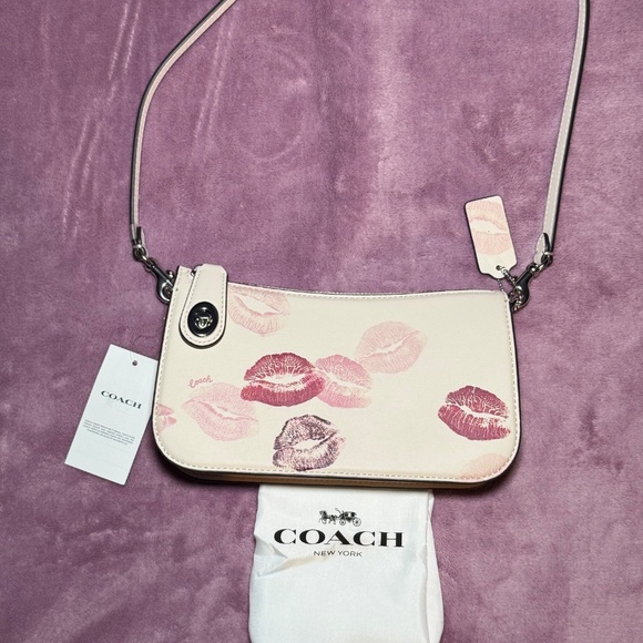 Coach Penn Shoulder Lip Print Bag - Picture 2 of 7